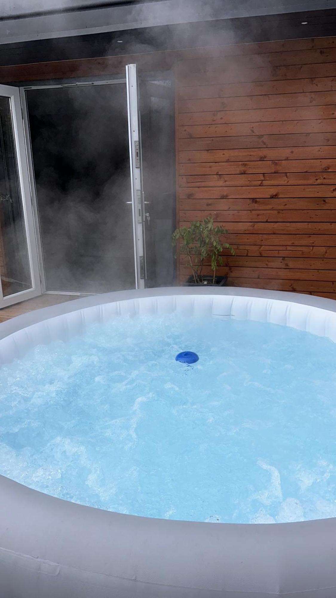 Modern Harrogate House Sleeps 10, Cinema Room & Hot Tub Екстер'єр фото